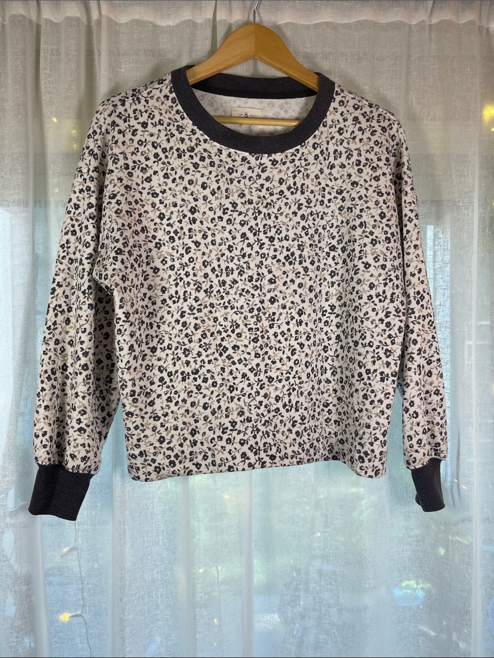 Lou & Grey Cream and Gray Ditsy Floral-Print Pullover